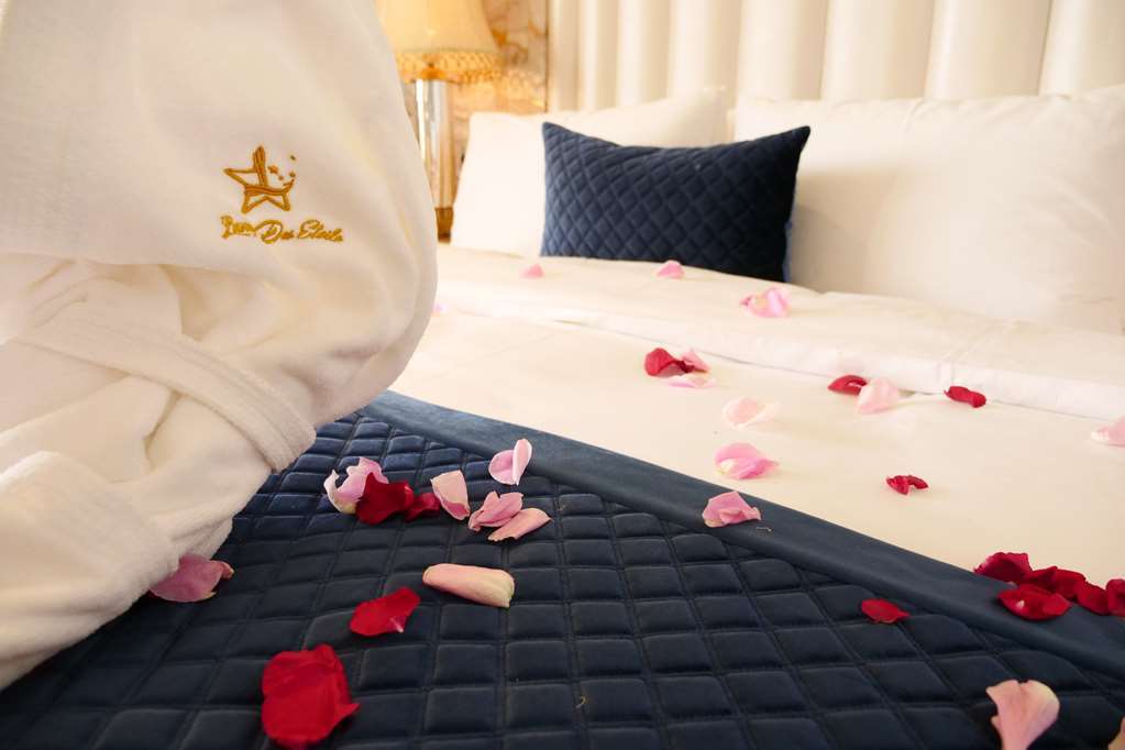 Hotel Lumiere Des Etoile Kuwait City Zimmer foto