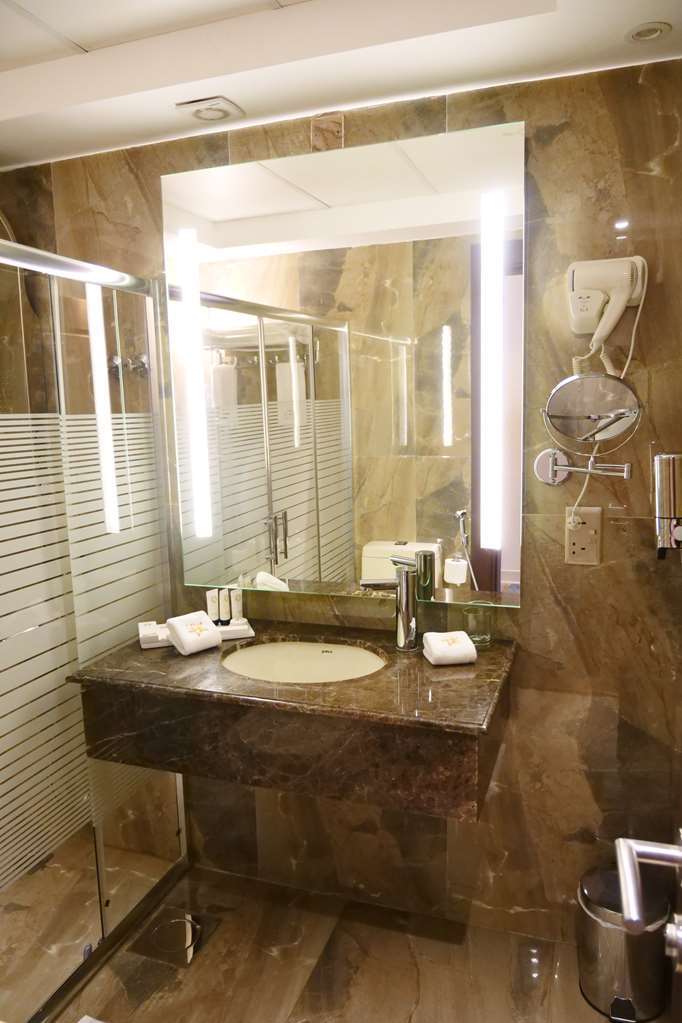 Hotel Lumiere Des Etoile Kuwait City Zimmer foto