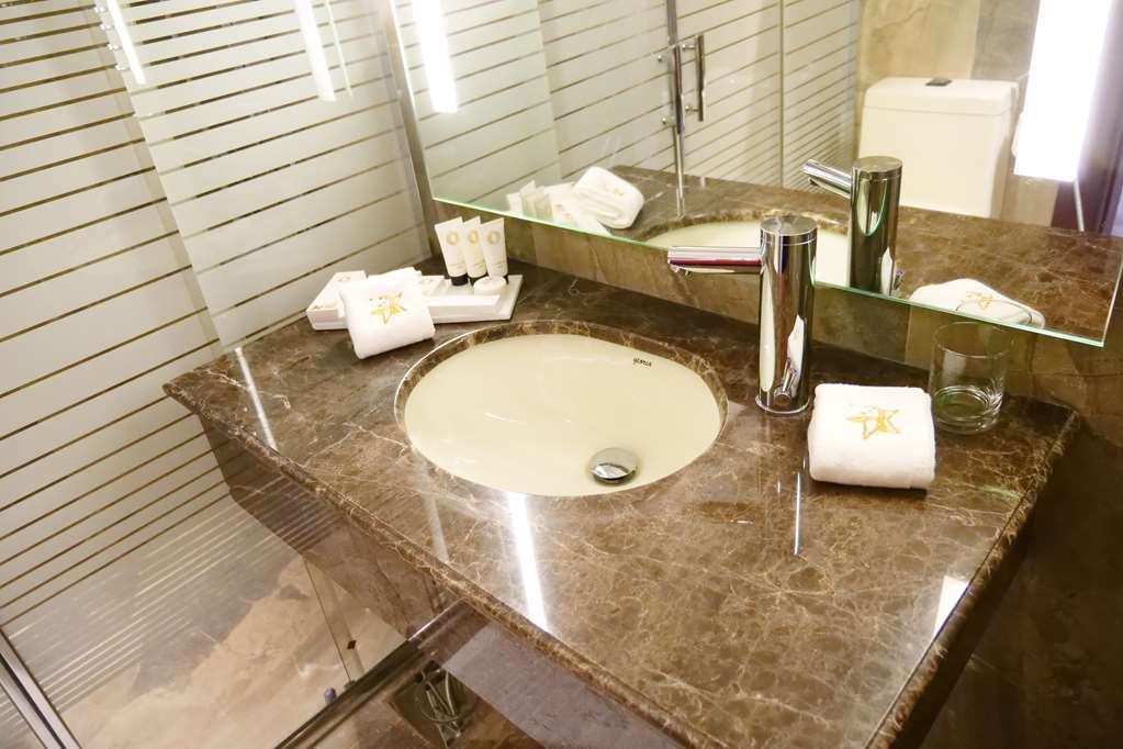 Hotel Lumiere Des Etoile Kuwait City Zimmer foto